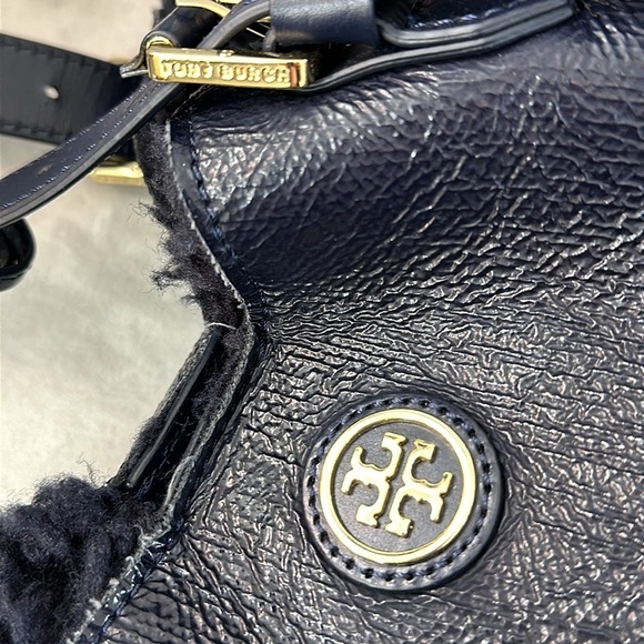 Tory Burch New Shearling Textured Patent Leather & Mini Wallet - Picture 6 of 16